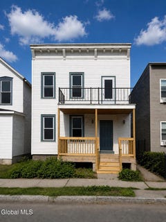/international/us/427-6th-avenue-troy-ny-110109975129/