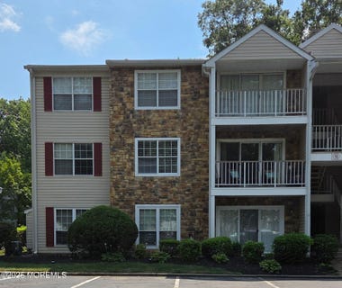 /international/us/21-willow-court-hamilton-nj-110101500699/