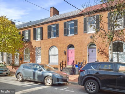 /international/us/17-w-3rd-street-frederick-md-110103367155/