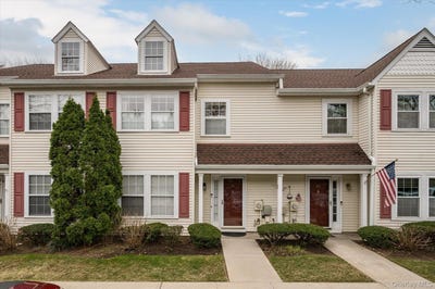 /international/us/54-stratford-green-farmingdale-ny-110107047868/