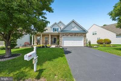 /international/us/717-s-settlers-circle-warrington-pa-110108854408/