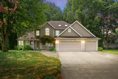 /international/us/5005-deerwood-trail-stevensville-mi-110100849535/