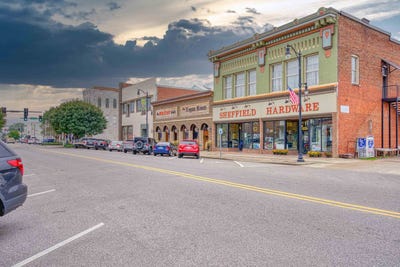 /international/us/309-n-montgomery-ave-sheffield-al-110073105122/?lang=en