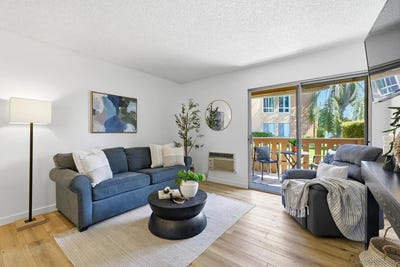 /international/us/1051-rock-springs-escondido-ca-110108773628/