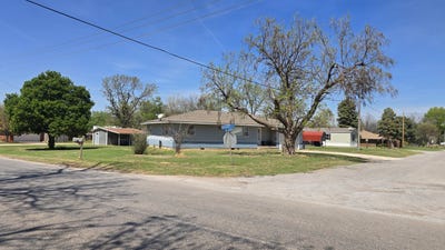 /international/us/100-n-woodward-ames-ok-110107035941/