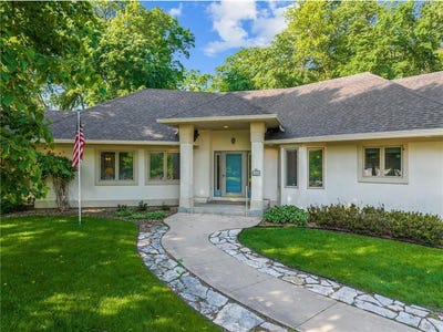 /international/us/1145-taro-lane-sw-rochester-mn-110100256114/
