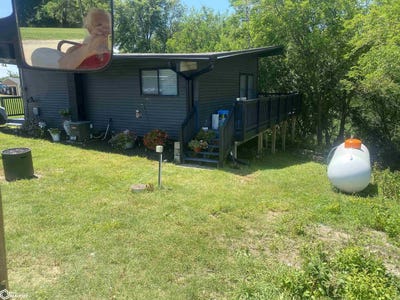 /international/us/1308-holiday-lane-brooklyn-ia-110100684360/