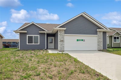 /international/us/2103-white-oak-lane-granger-ia-110094371266/