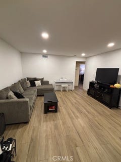 /international/us/8939-mango-avenue-fontana-ca-110108493873/