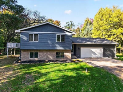 /international/us/4926-shady-lane-north-branch-mn-110120414635/