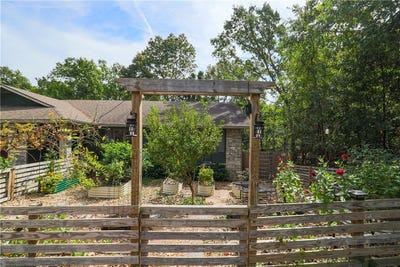 /international/us/12-mayfair-drive-bella-vista-ar-110120053787/