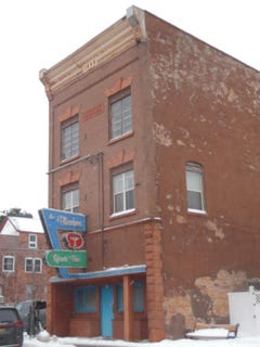 /international/us/307-quincy-street-hancock-mi-110104951707/