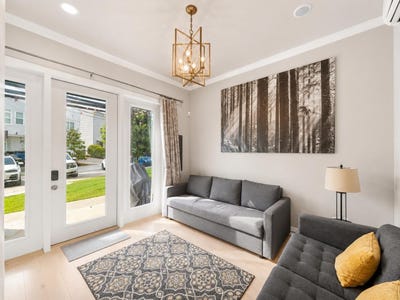 /international/us/3051-saint-elmo-avenue-chattanooga-tn-110108823488/