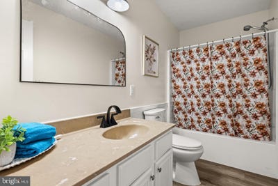 /international/us/927-persimmon-lane-shepherdstown-wv-110100119645/
