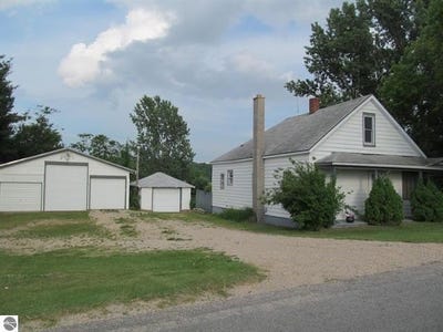 /international/us/10109-s-lucas-road-mcbain-mi-110100891466/