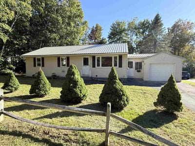 /international/us/67-lafayette-street-laconia-nh-110110323158/