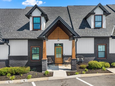 /international/us/422-fleeta-williams-way-sevierville-tn-110107544023/