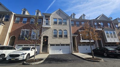 /international/us/10-creekside-ct-secaucus-nj-110120553435/