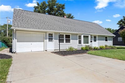 /international/us/4885-oster-road-sheffield-lake-oh-110119748365/