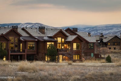 /international/us/1622-e-abajo-peak-circle-heber-city-ut-110105225953/