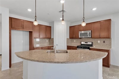 /international/us/11351-camden-street-apple-valley-ca-110110273974/