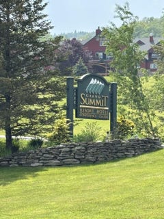 /international/us/89-grand-summit-road-dover-vt-110100465742/