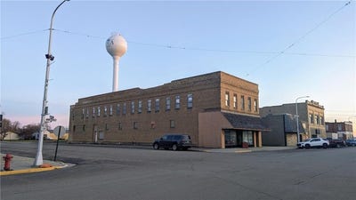 /international/us/126-main-lakota-nd-110101528032/?lang=en