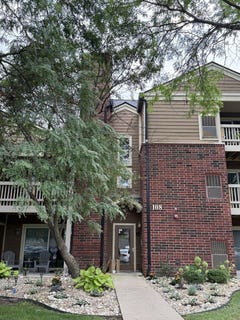 /international/us/108-glengarry-drive-bloomingdale-il-110119564716/