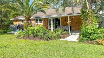 /international/us/706-se-7th-st-carrabelle-fl-110108235931/