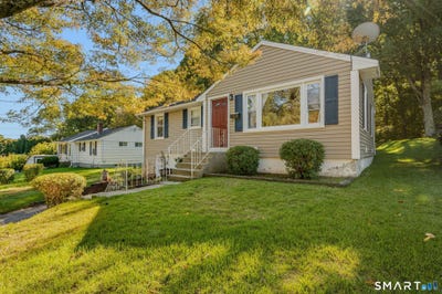 /international/us/15-linda-avenue-montville-ct-110120450381/