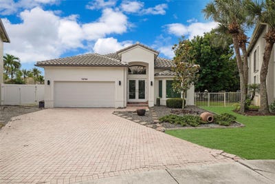 /international/us/16744-nw-12th-court-pembroke-pines-fl-110108361779/