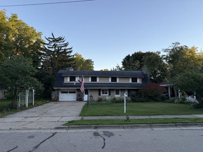 /international/us/650-1st-street-lake-odessa-mi-110110274429/
