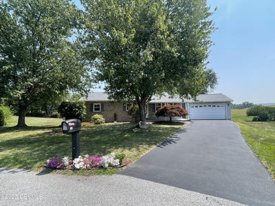 /international/us/23-robin-court-milton-pa-110101424457/