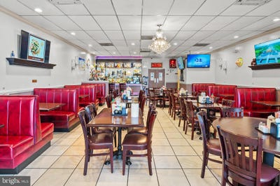 /international/us/2-mayo-road-edgewater-md-110104453370/