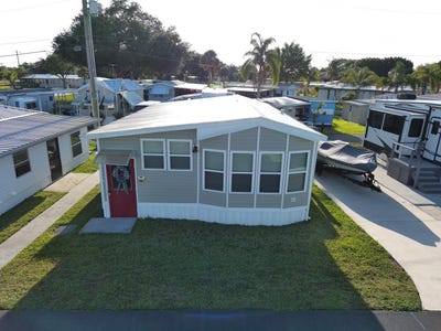 /international/us/1339-old-lakeport-road-moore-haven-fl-110106445703/