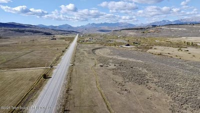 /international/us/knori-minor-subdivision-lot-2-bondurant-wy-110102280620/