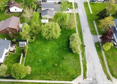 /international/us/pasadena-avenue-sheffield-lake-oh-110107517781/