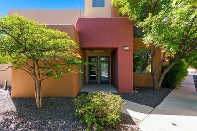 /international/us/1012-marquez-santa-fe-nm-110108499543/