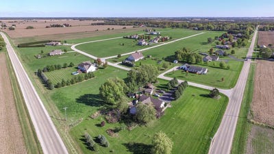 /international/us/2419-n-4210th-road-sheridan-il-110104978213/