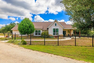 /international/us/2873-ranch-rd-1888-fredericksburg-tx-110120426635/
