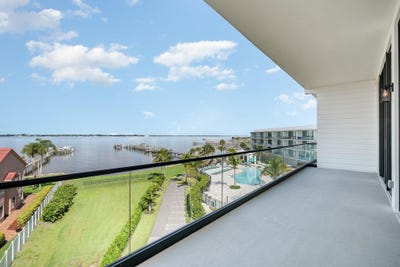 /international/us/205-strand-drive-melbourne-beach-fl-110105644811/