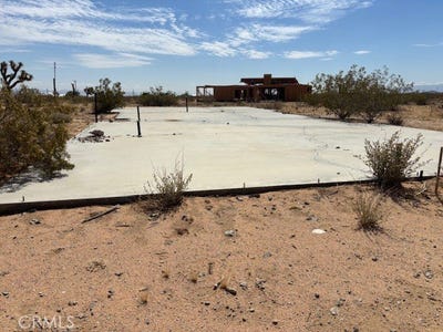 /international/us/1-mitch-road-landers-ca-110108141266/