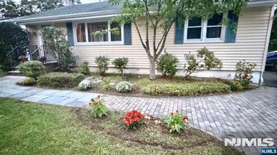 /international/us/98-roosevelt-boulevard-oakland-nj-110119945776/