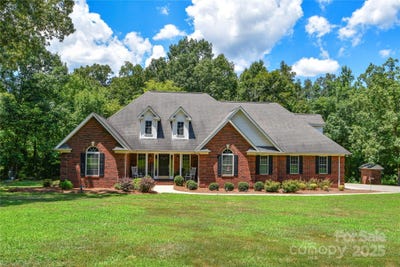 /international/us/5409-love-mill-road-monroe-nc-110101170788/