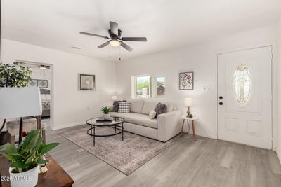 /international/us/122-e-ash-avenue-casa-grande-az-110100981149/
