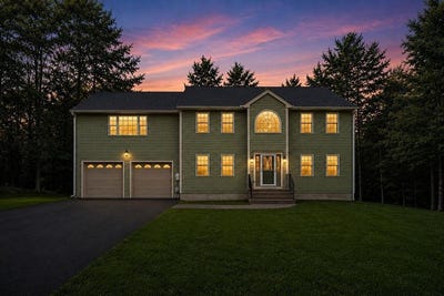 /international/us/22-lakewood-drive-alton-nh-110106983243/