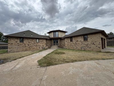 /international/us/909-crescent-drive-ness-city-ks-110108468735/