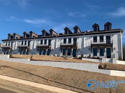 /international/us/689-town-madison-boulevard-madison-al-110094561104/