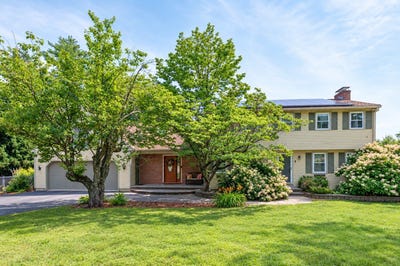 /international/us/8-sullivan-rd-hudson-nh-110110422521/