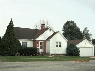 /international/us/1102-f-avenue-grundy-center-ia-110109812987/